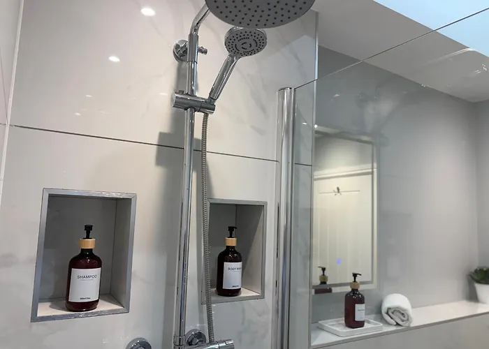 Little Yorkie Hideaway & Free Parking *