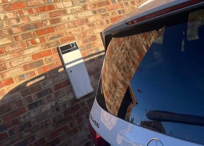 Little Yorkie Hideaway & Free Parking York